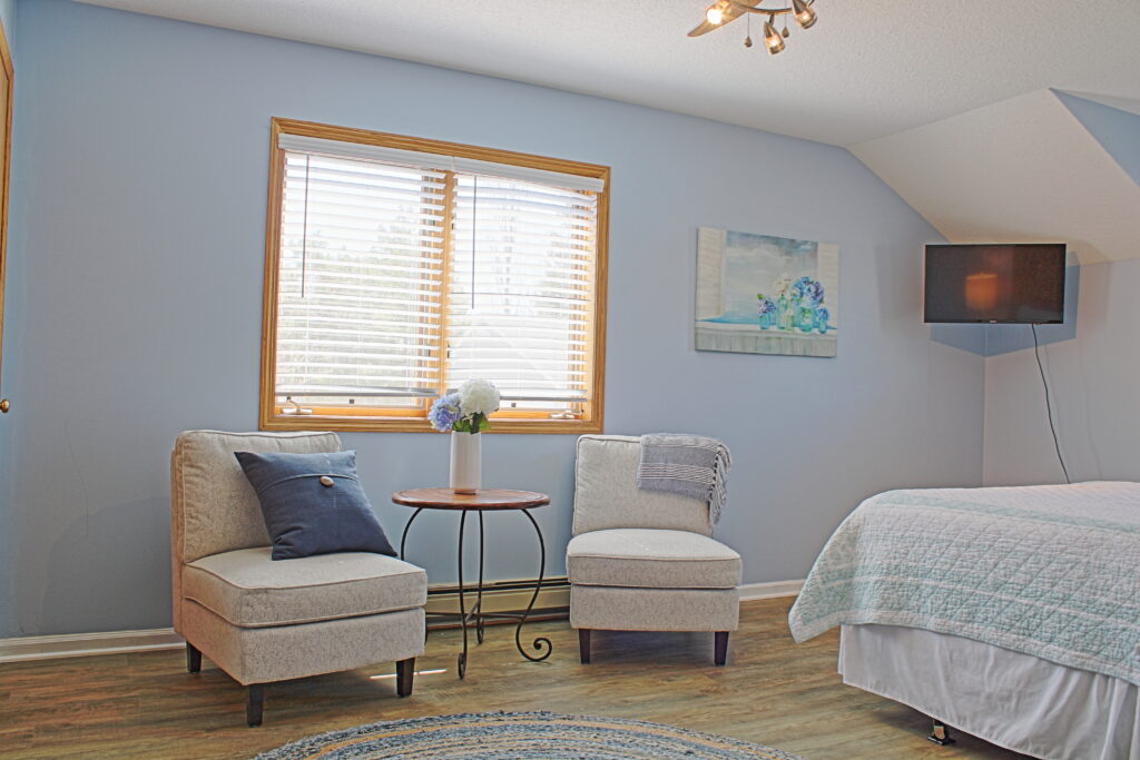 Hydrangea Room – SUNFLOWER INN - BED & BREAKFAST